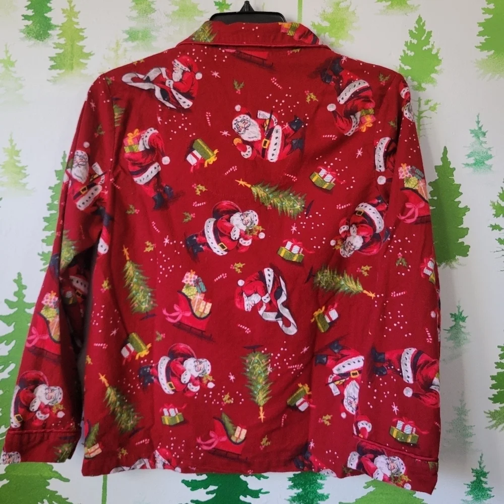 Wonders Holiday Sleepwear Set.